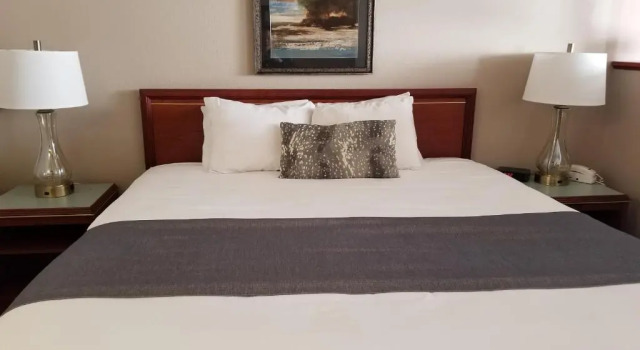 Двухместный полулюкс Shilo Inn Suites Salem