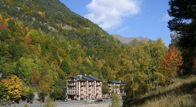Apartaments La Neu, Đặt Căn hộ Llorts Vallnord Ski Resort