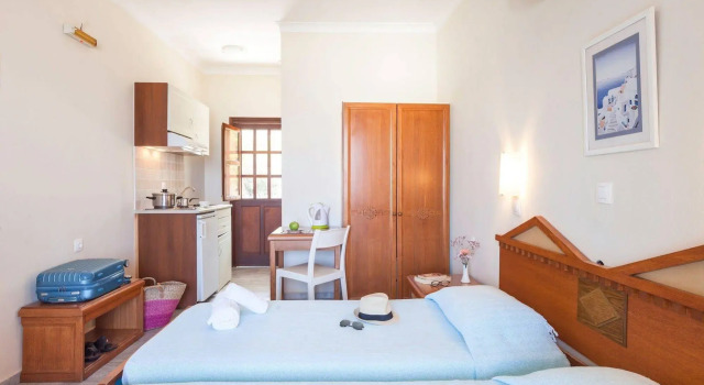 Katina Studios, Rezerwuj Apartament Hotele w Pothia z basenem, Basen