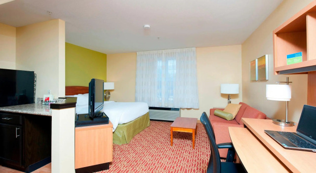 Студия MainStay Suites Bloomington near University