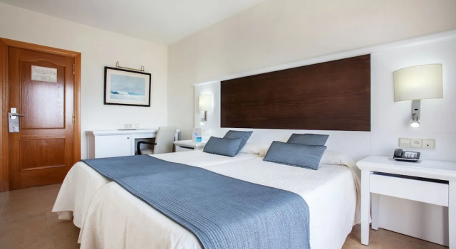 Двухместный номер Standard с балконом и с видом на озеро Grupotel Amapola