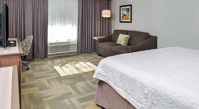Четырёхместный люкс Hampton Inn and Suites Altoona-Des Moines by Hilton