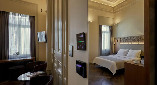 Athens 1890 Hotel & Spa, Забронировать Курортный отель Отели Афины с бассейном, рядом с Театр Каролос Коун "Театрон технис", Бассейн