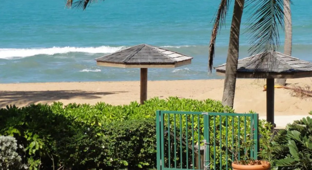 Апартаменты One-bedroom Oceanfront Villa at Rio Mar