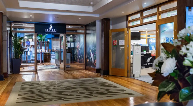 Auckland Centre with Pool and Gym, Забронировать Отель Отели Окленда с бассейном, Бассейн