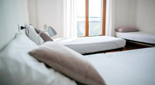 Кровать в общем номере B&B Best Hostel Milano
