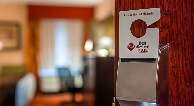 Номер Standard Best Western Plus Parkway Hotel