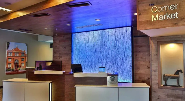 Fairfield Inn & Suites Savannah Midtown, Varaa Hotelli Savannah Georgia