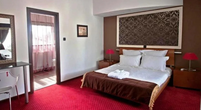 Bizant Boutique Hotel, Rezerwuj Boutique Hotel Hotele w Carpathians - Romania z parkingiem, Parking