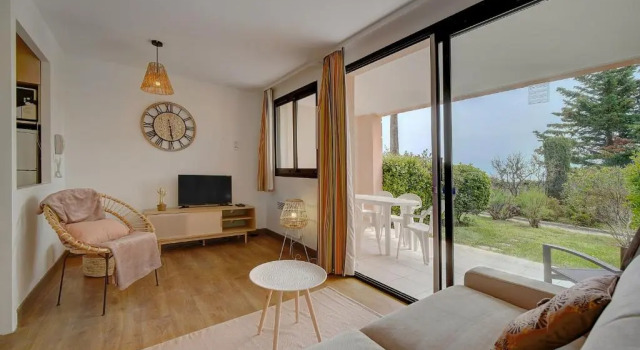 Апартаменты IMMOGROOM - 3 Rooms renovated - Pool - Terrace - Garden - Parking
