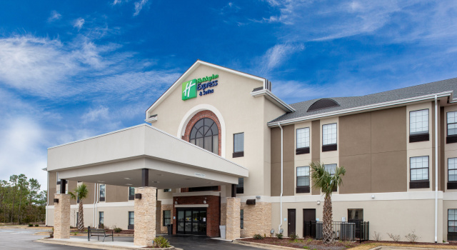 Holiday Inn Express & Suites - Morehead City by IHG, Забронировать Отель Отели Морхед-Сити с парковкой, Парковка