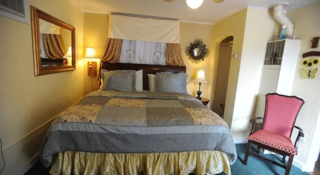 Sunflower Lodge