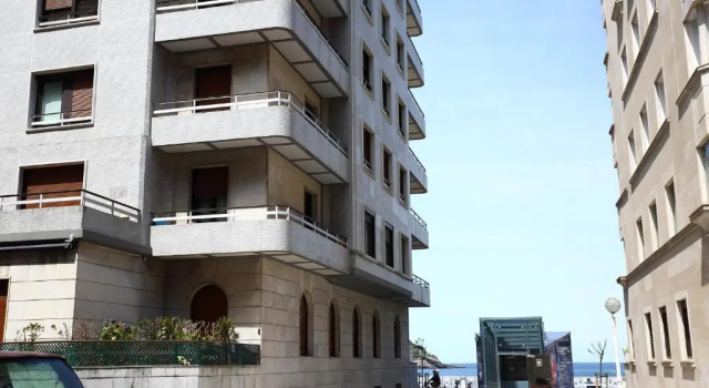 Апартаменты Deluxe Marina Beach Apartment