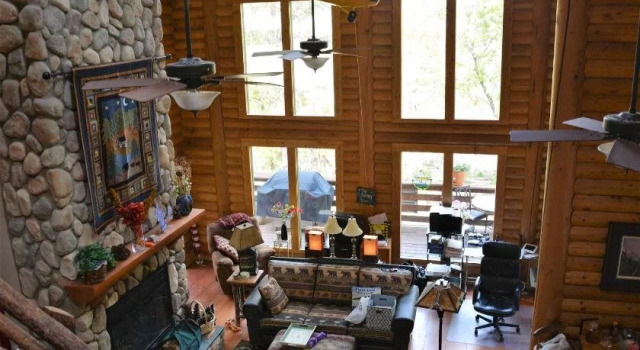 The Cub Inn B&B, Book Bed and Breakfast Pine Mountain Lake USA