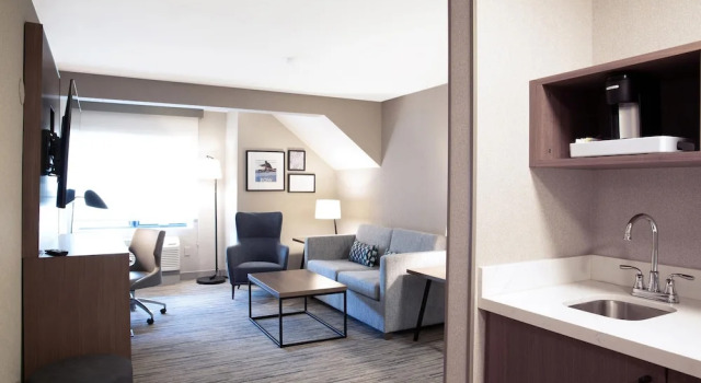Люкс c 1 комнатой Four Points by Sheraton Downtown Seattle Center