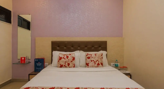 Номер Standard OYO 8678 Hotel Golden Nest