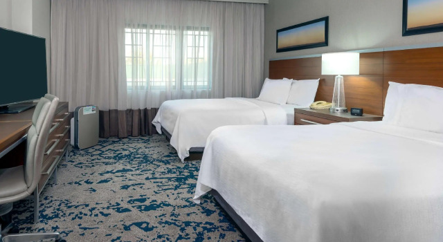 Четырёхместный номер Standard Embassy Suites Dallas - DFW Airport North