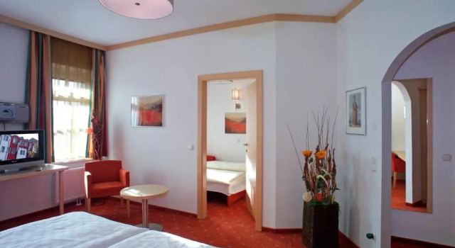 Четырёхместный номер Standard Hotel Restaurant Wallner I contactless check-in