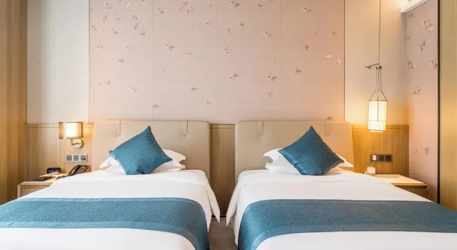 Двухместный номер Superior c 1 комнатой с видом на город Grand Honor Hotel