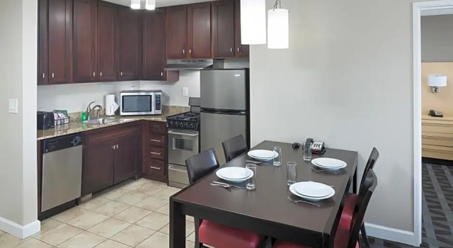 Четырёхместный люкс с 2 комнатами TownePlace Suites by Marriott Columbia Southeast/Ft Jackson