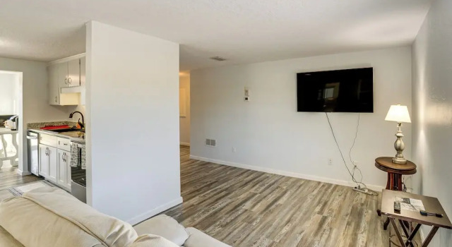 Коттедж Family-friendly Englewood Rental w/ Canal Views!