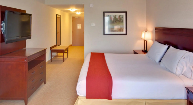 Двухместный номер Standard Holiday Inn Express Hotel & Suites Brockville by IHG