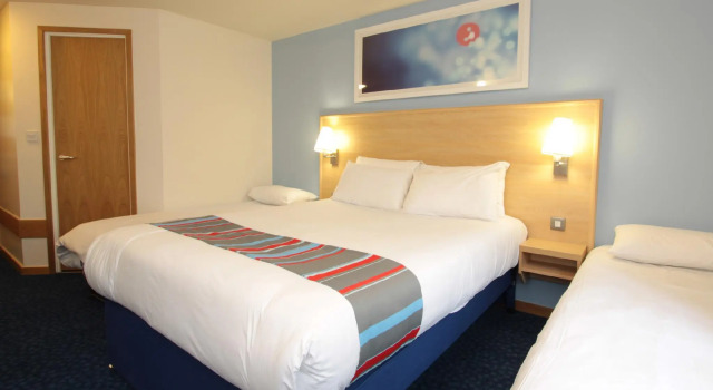 Travelodge Medway M2, Забронировать Отель Джиллингем Кент