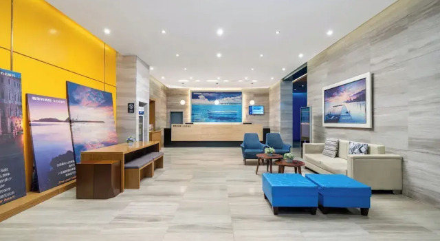 Stay at Guilin Downtown