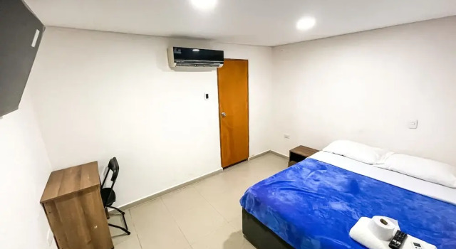 Hotel & Restaurante Oasis, Boek Hotel Crespo Cartagena