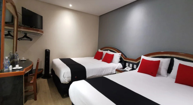 Четырёхместный номер Superior Hotel Monarca