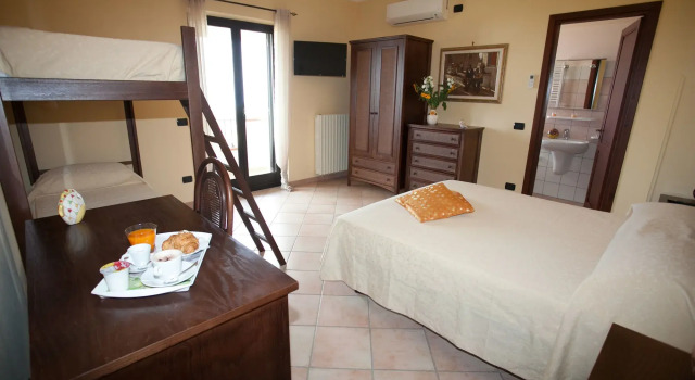 B&B Casale Pietrantica Tropea, Varaa Hotelli Brivadi 
