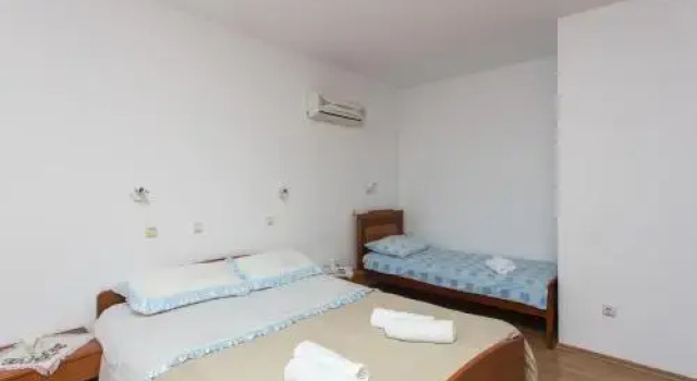 Apartments Mira