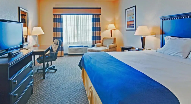 Номер Standard Holiday Inn Express Delano by IHG