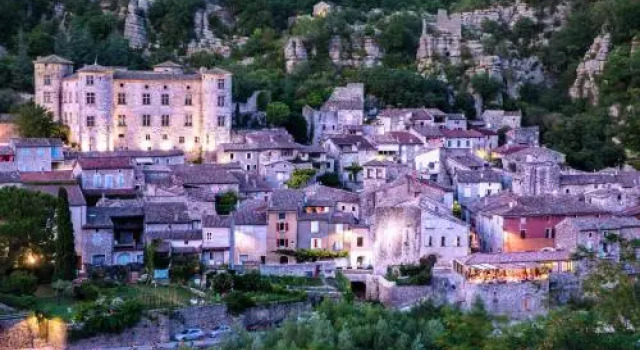 Domaine de Saint Cerice  en Ardèche Sud, Prenota Hotel Hotel a Alvernia con parcheggio, Parcheggio