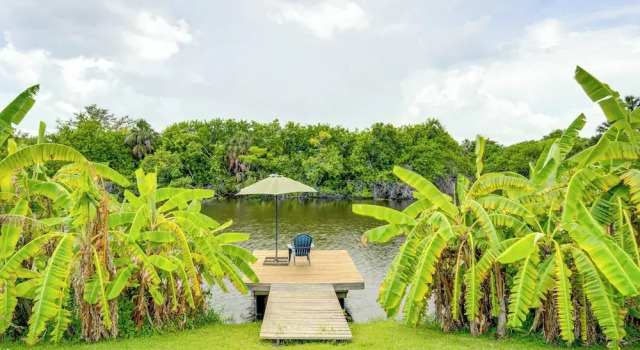Коттедж Port Charlotte Home w/ Sunroom, Grill & Fire Pit!
