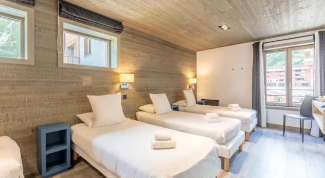 Четырёхместный номер Standard Victoria Lodge, Friendly Hotel