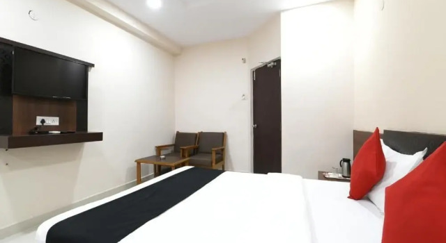 Hotel Dwaraka Inn, Rezerwuj Hotel Hotele w Andhra Pradesh z parkingiem, Parking