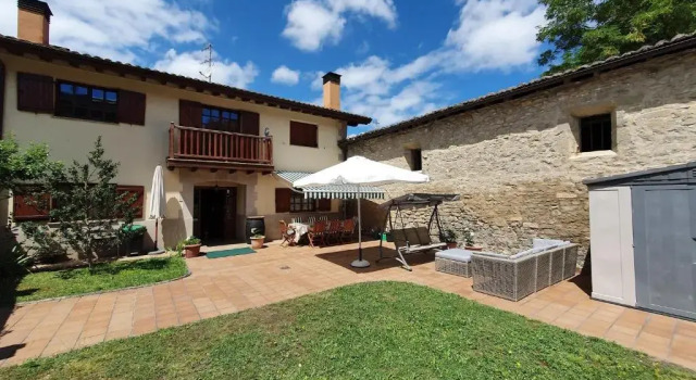 Коттедж Casa familiar con jardín “Arana Etxea” EBI01207