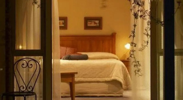 Misty Peaks Guesthouse, Забронировать Отель «постель и завтрак» Ледник Фокса регион Уэст-Кост, рядом с Ледник Фокса
