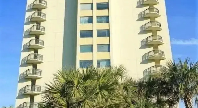 Stunning ocean view remodeled 2 bedroom 2 bath condo, 908 South Hampton 2 Condo, Забронировать Апартаменты/квартира Отели Южной Каролины с бассейном, Бассейн