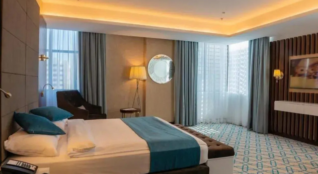 Royal Crown Hotel