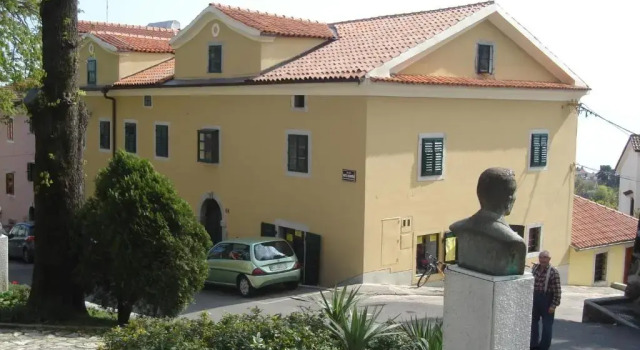 Апартаменты Superior Apartments Villa Kastav in Old town center with sea view and parking