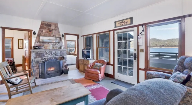 2213-lazy Days 3 Bedroom Home by Redawning