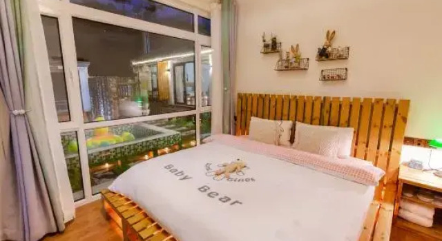 Beijing Shiguang Mountain House B&B, Book Bed and Breakfast Hoteller i Beijing Province med parkering, Parkering
