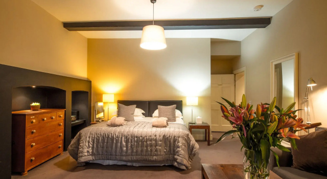 Six Brunton Place Guest House, Prenota Hotel Broughton Edimburgo, vicino a Our Dynamic Earth