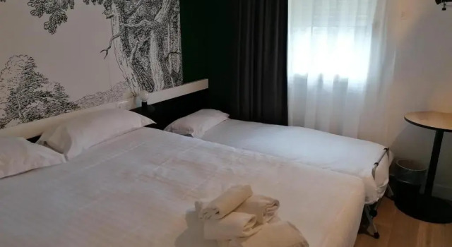 Трёхместный номер Standard The Originals City Hôtel Bordeaux Porte du Bassin