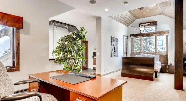 2030 Meadow Brook Lane Unit A, Забронировать Отель Отели Вейл с парковкой, Парковка