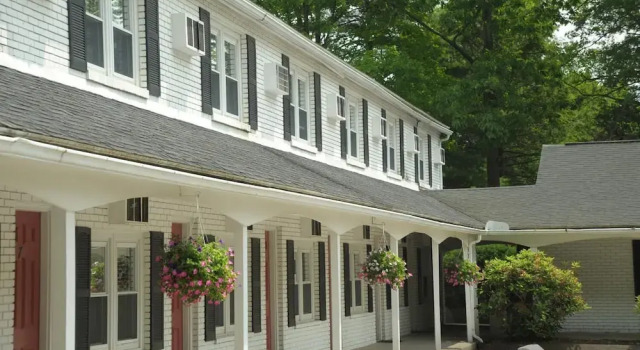 University Lodge, จอง โรงแรม Amherst แมสซาชูเซตส์