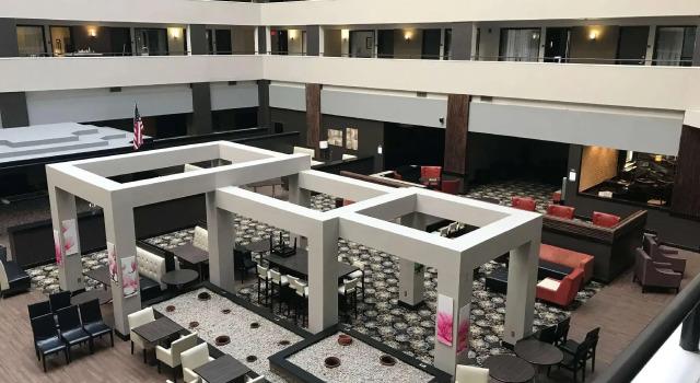 Двухместный люкс c 1 комнатой Embassy Suites Detroit - Southfield