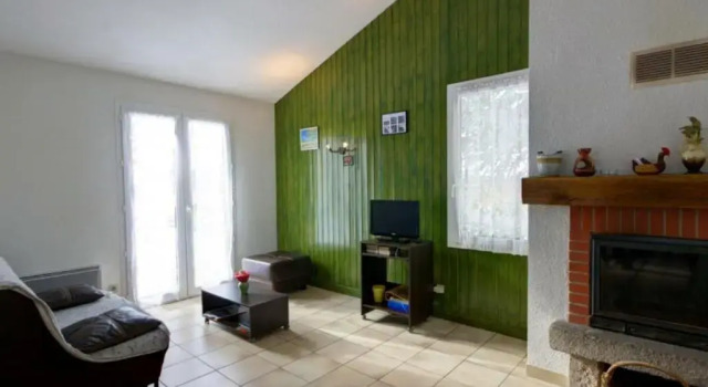 Gîte Usson-en-Forez, 3 pièces, 4 personnes - FR-1-496-164, Varaa Mökki Usson-en-Forez 